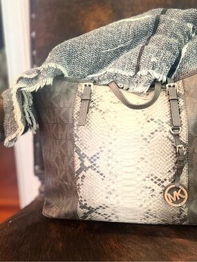 Michael Kors Snake Print Large Totel l Good Exterior | Interior Ink Stains
